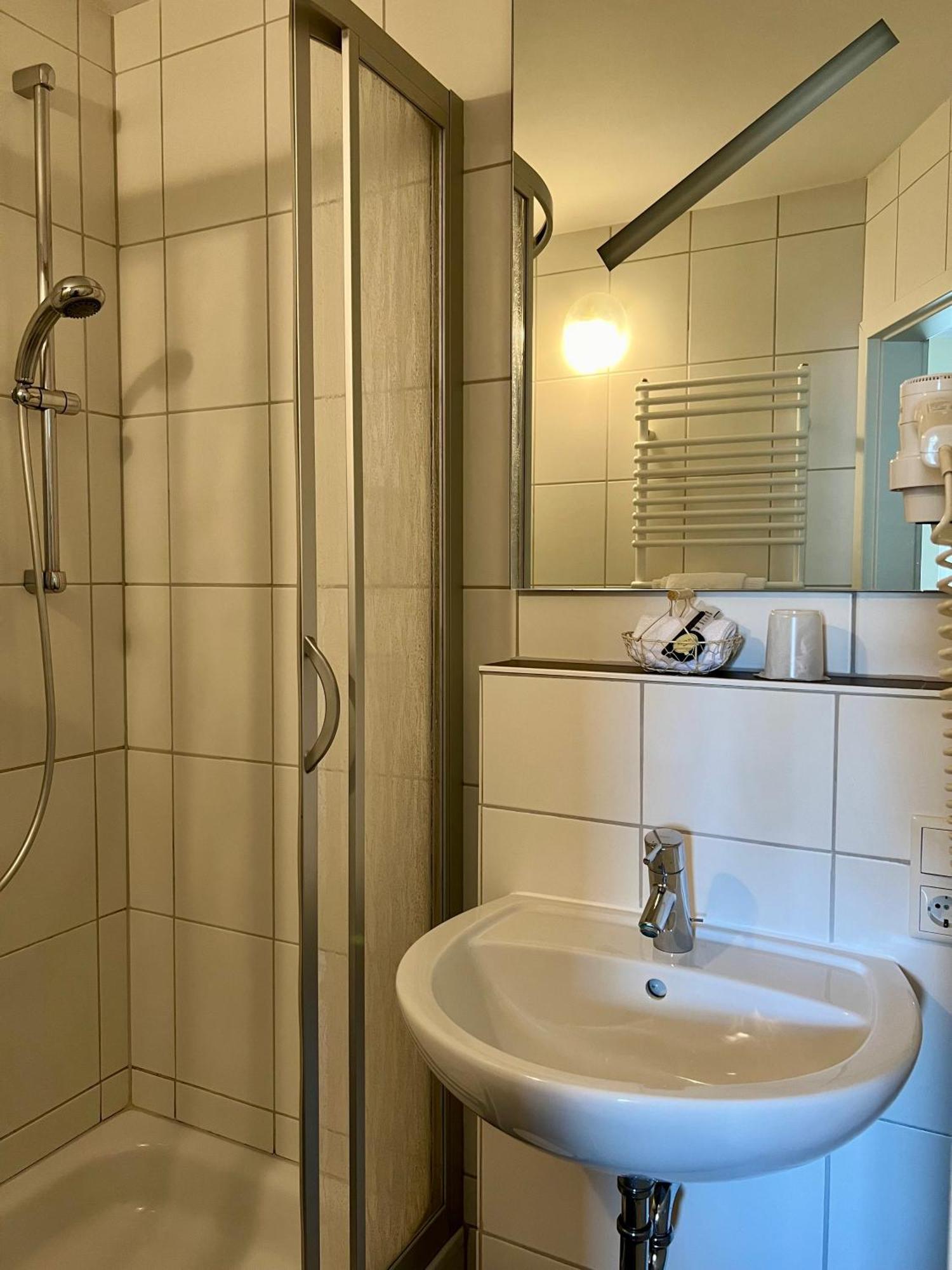 Hetzel'S Hotelchen Olpe bei Meschede エクステリア 写真